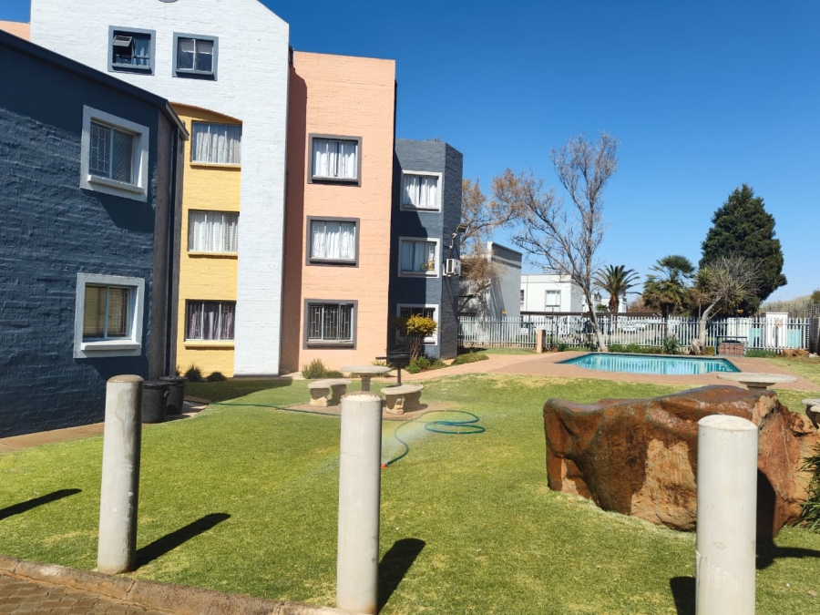 1 Bedroom Property for Sale in Kannoniers Park North West